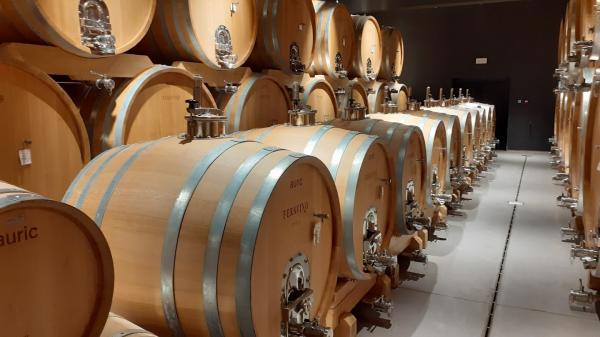 e.   DREVENÝ DUBOVÝ SUD  4 000 L - okrúhly 5